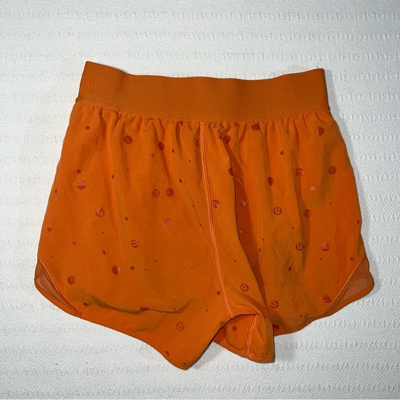Lululemon Womens Hotty Hot HR Logo Shorts Size 6 Athleisure Running Gym Sports - Picture 2 of 6
